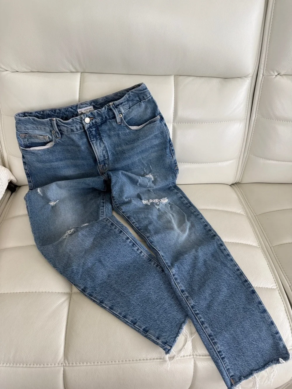 Good American Washed Blue The Weekender Jeans with Distressed Knees
